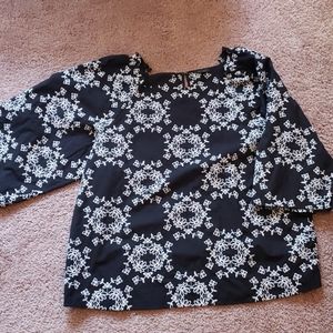 NWOT Ann Taylor Black and White Top